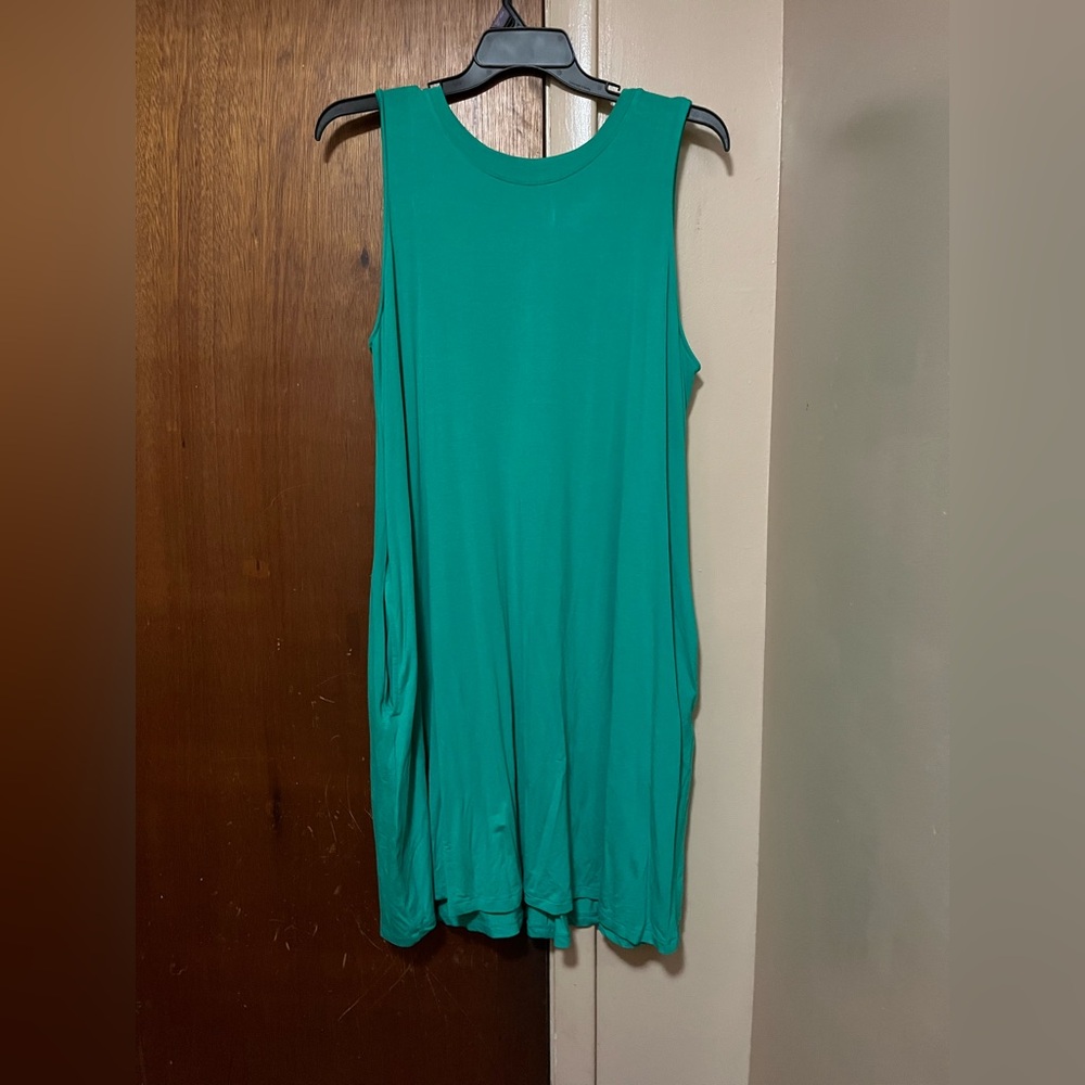 Time and Tru Green Sheath Mini Dress Sleeveless Crew Neck